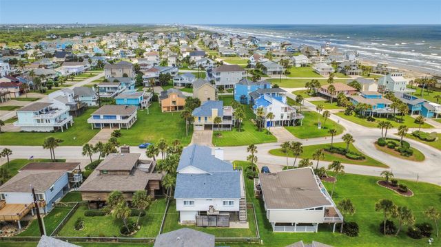 4115 Buccaneer Boulevard, Galveston, TX 77554