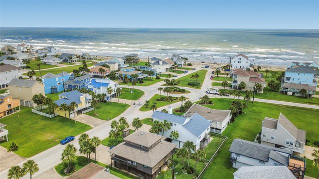 4115 Buccaneer Boulevard, Galveston, TX 77554