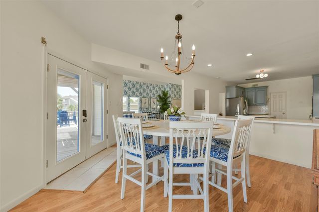 4115 Buccaneer Boulevard, Galveston, TX 77554