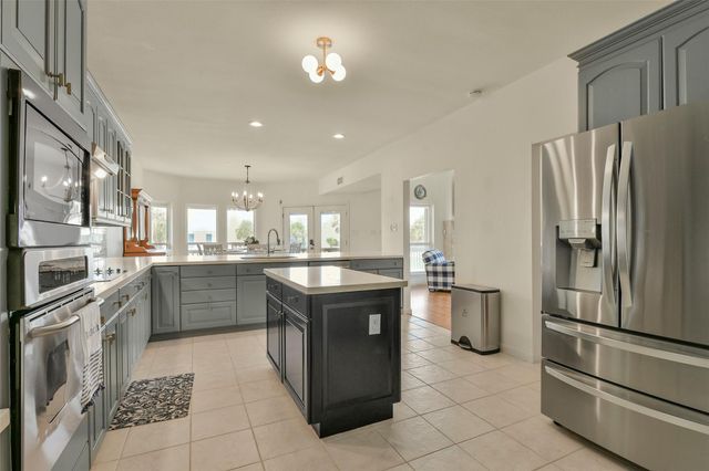 4115 Buccaneer Boulevard, Galveston, TX 77554