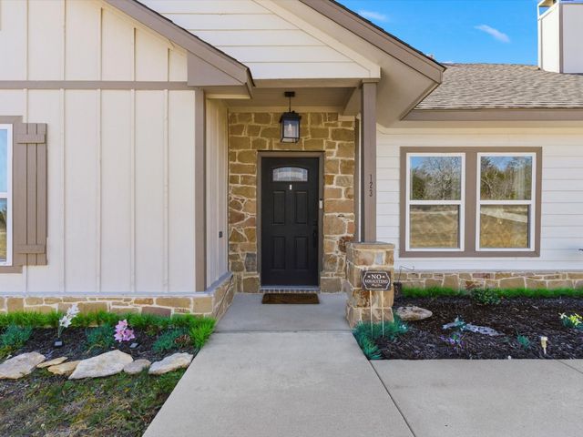 123 Kriston Lane, Springtown, TX 76082