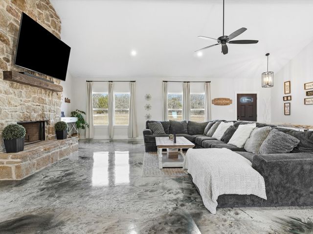 123 Kriston Lane, Springtown, TX 76082