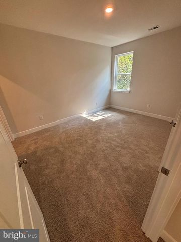 3 DARTMOUTH CT, Hamilton, NJ 08620