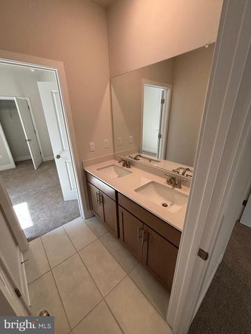 3 DARTMOUTH CT, Hamilton, NJ 08620