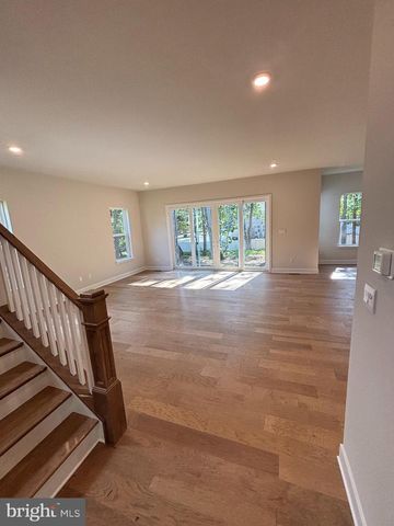 3 DARTMOUTH CT, Hamilton, NJ 08620