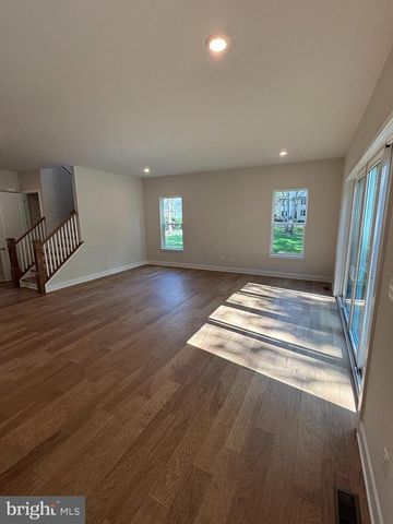 3 DARTMOUTH CT, Hamilton, NJ 08620
