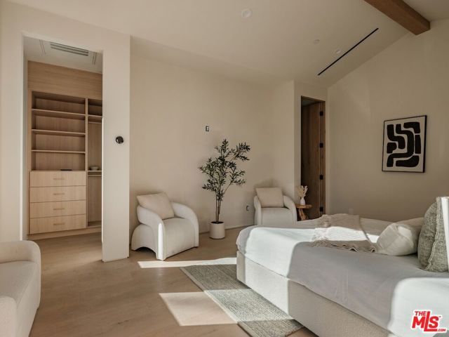 14647 Morrison Street, Sherman Oaks, CA 91403