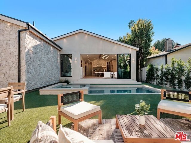 14647 Morrison Street, Sherman Oaks, CA 91403