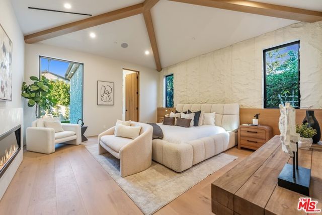 14647 Morrison Street, Sherman Oaks, CA 91403