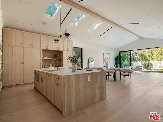 14647 Morrison Street, Sherman Oaks, CA 91403