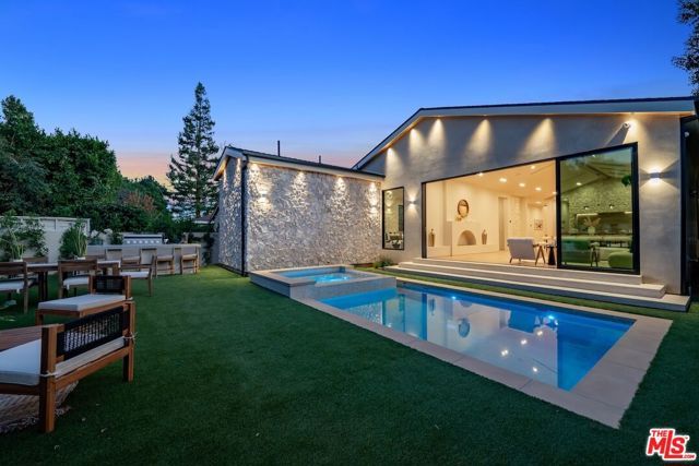 14647 Morrison Street, Sherman Oaks, CA 91403