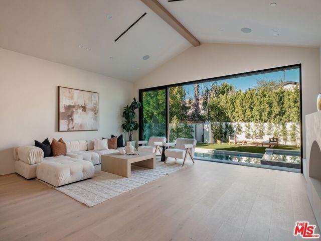 14647 Morrison Street, Sherman Oaks, CA 91403