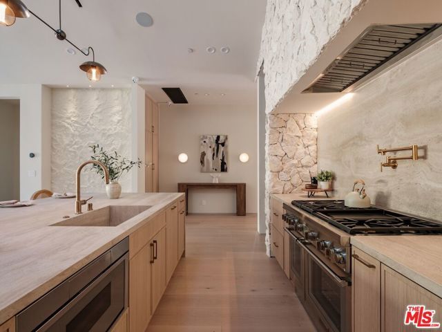 14647 Morrison Street, Sherman Oaks, CA 91403