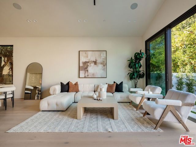 14647 Morrison Street, Sherman Oaks, CA 91403