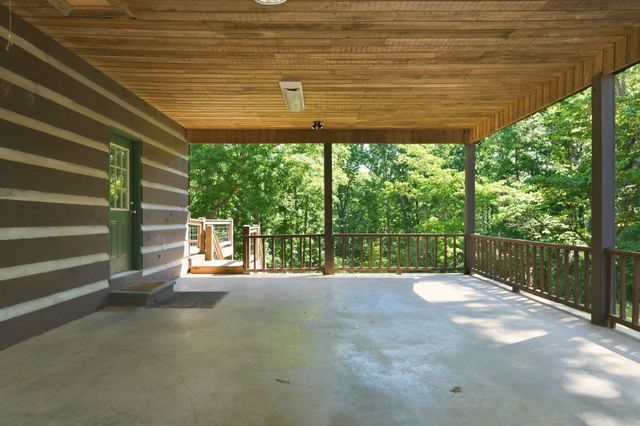2845 Hillcrest Dr, Centerville, TN 37033