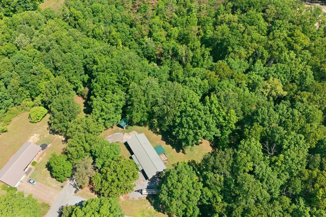 2845 Hillcrest Dr, Centerville, TN 37033