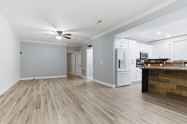 2845 Hillcrest Dr, Centerville, TN 37033