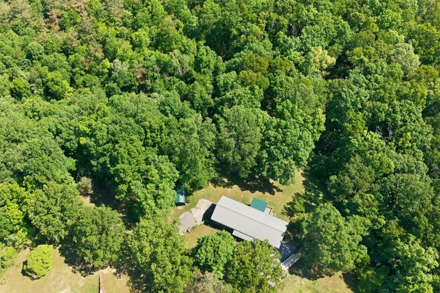 2845 Hillcrest Dr, Centerville, TN 37033
