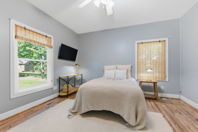 2845 Hillcrest Dr, Centerville, TN 37033