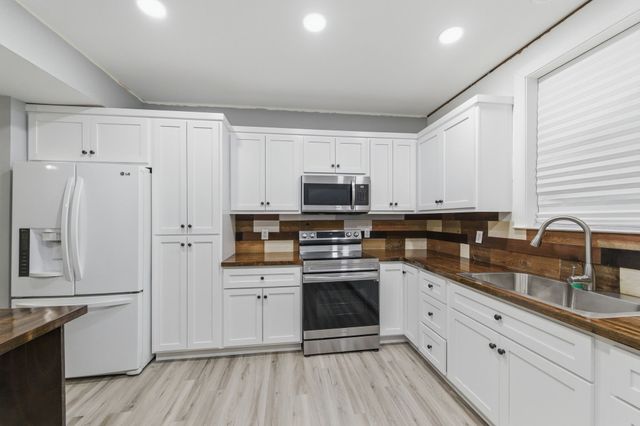 2845 Hillcrest Dr, Centerville, TN 37033