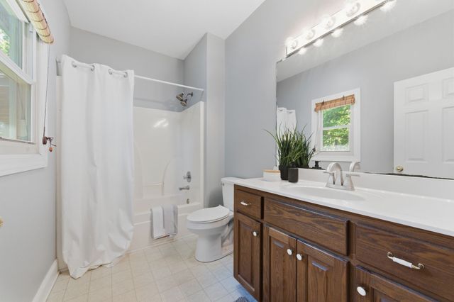2845 Hillcrest Dr, Centerville, TN 37033