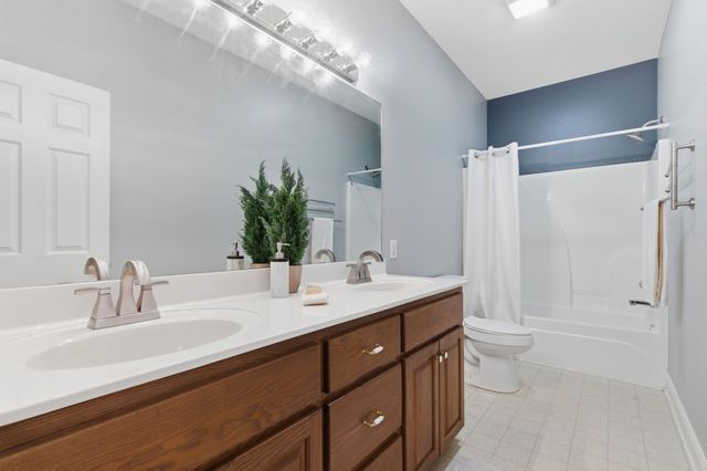 2845 Hillcrest Dr, Centerville, TN 37033