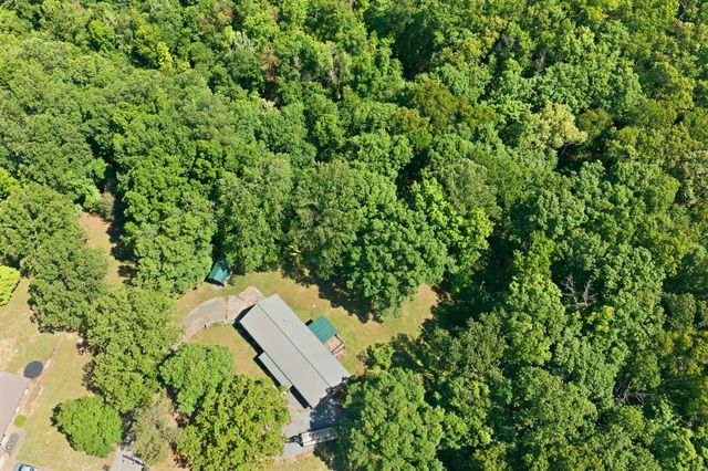 2845 Hillcrest Dr, Centerville, TN 37033