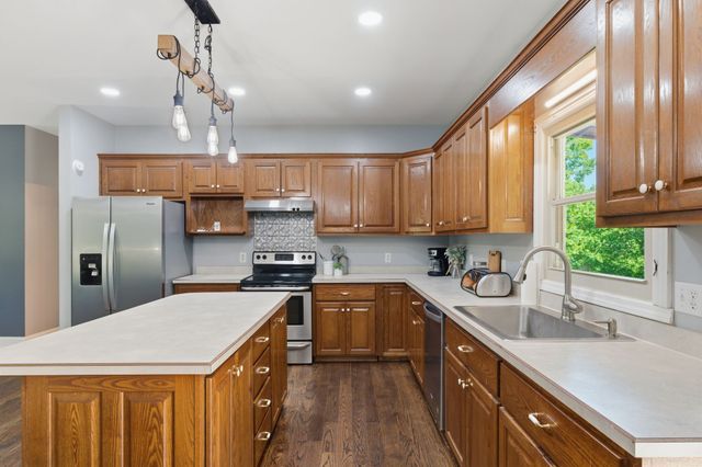 2845 Hillcrest Dr, Centerville, TN 37033