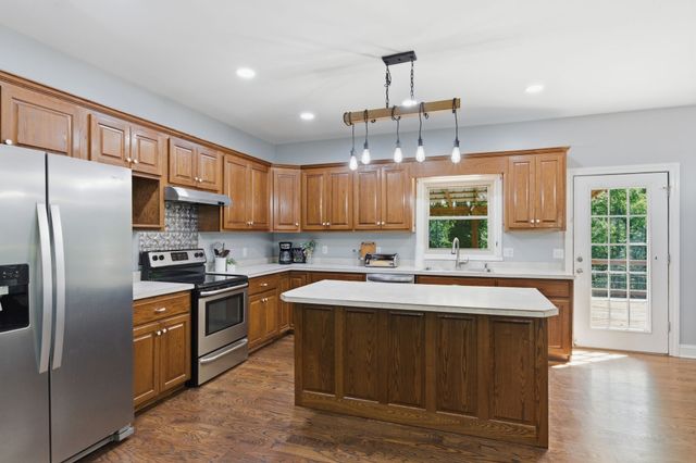 2845 Hillcrest Dr, Centerville, TN 37033