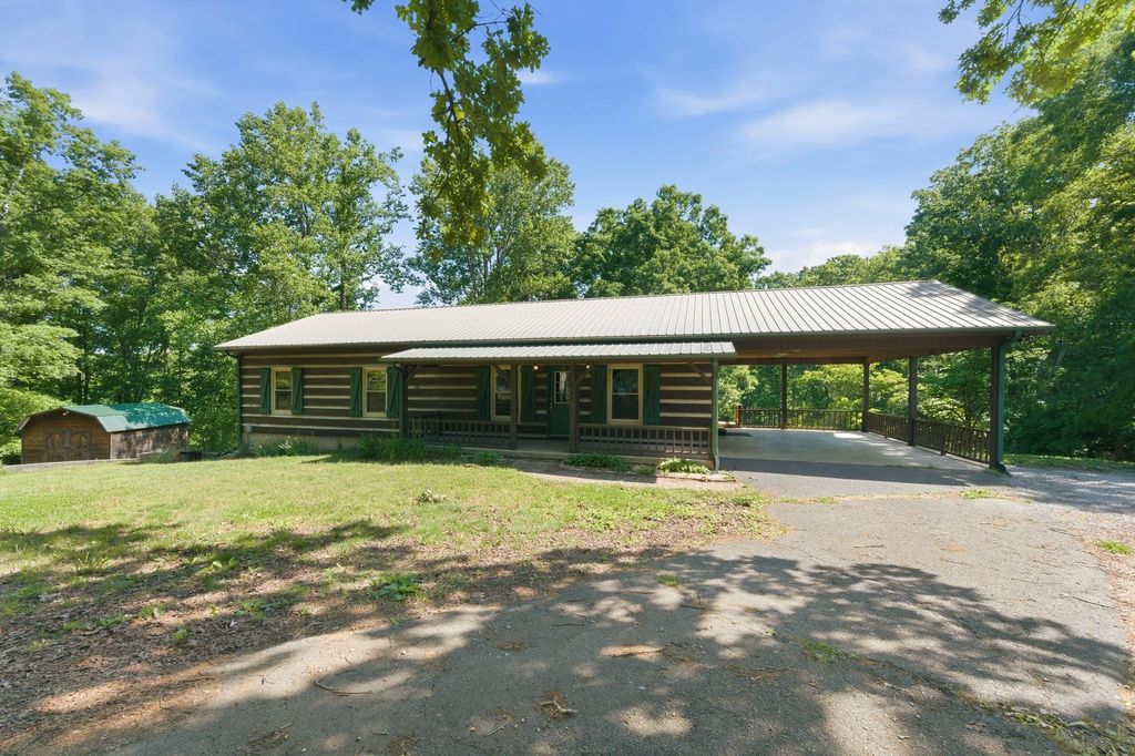 2845 Hillcrest Dr, Centerville, TN 37033