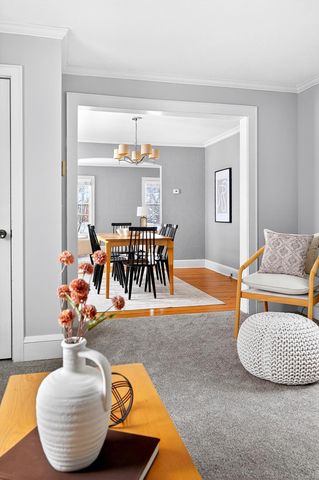 1589 Hillcrest Avenue, Saint Paul, MN 55116