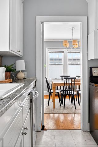 1589 Hillcrest Avenue, Saint Paul, MN 55116