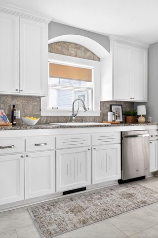 1589 Hillcrest Avenue, Saint Paul, MN 55116