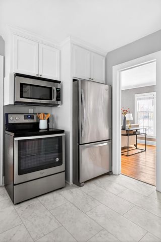 1589 Hillcrest Avenue, Saint Paul, MN 55116