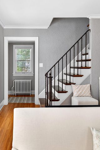 1589 Hillcrest Avenue, Saint Paul, MN 55116