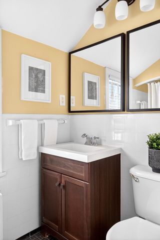 1589 Hillcrest Avenue, Saint Paul, MN 55116