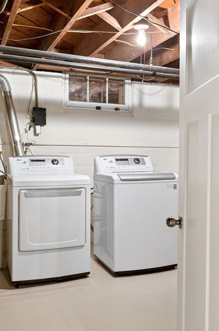 1589 Hillcrest Avenue, Saint Paul, MN 55116