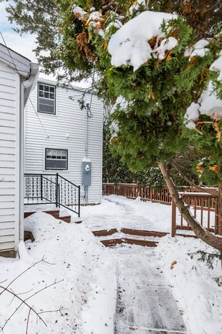 1589 Hillcrest Avenue, Saint Paul, MN 55116