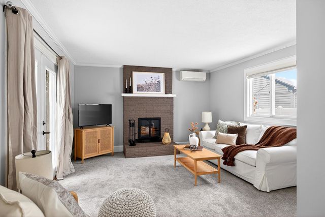 1589 Hillcrest Avenue, Saint Paul, MN 55116