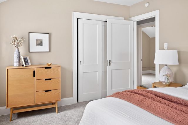 1589 Hillcrest Avenue, Saint Paul, MN 55116