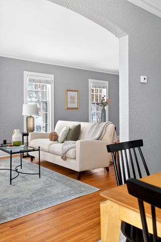 1589 Hillcrest Avenue, Saint Paul, MN 55116