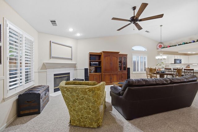 525 W Kimball Avenue, Visalia, CA 93277