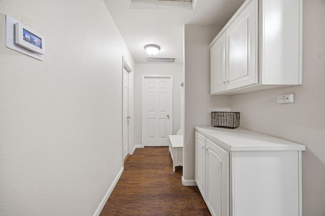 525 W Kimball Avenue, Visalia, CA 93277