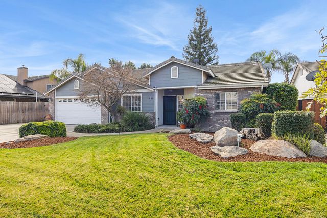 525 W Kimball Avenue, Visalia, CA 93277