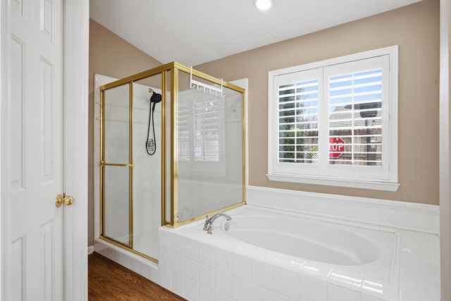 525 W Kimball Avenue, Visalia, CA 93277