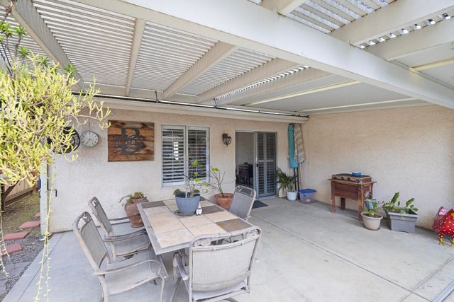 525 W Kimball Avenue, Visalia, CA 93277