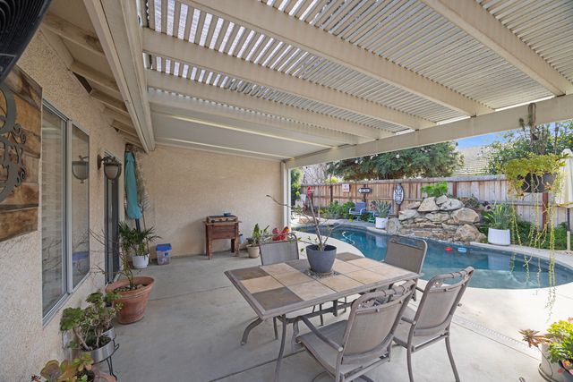 525 W Kimball Avenue, Visalia, CA 93277