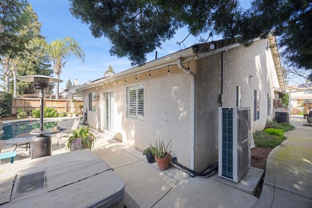 525 W Kimball Avenue, Visalia, CA 93277