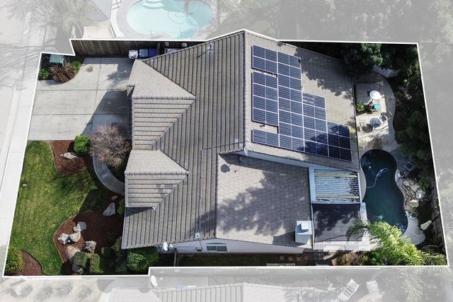 525 W Kimball Avenue, Visalia, CA 93277