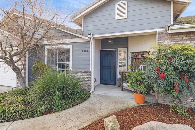 525 W Kimball Avenue, Visalia, CA 93277